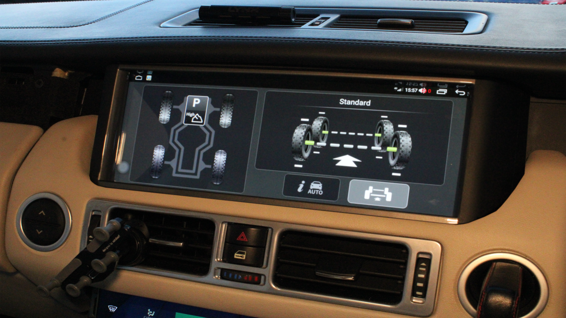 Range Rover Vogue L322 OEM dash display @ Iceboxauto